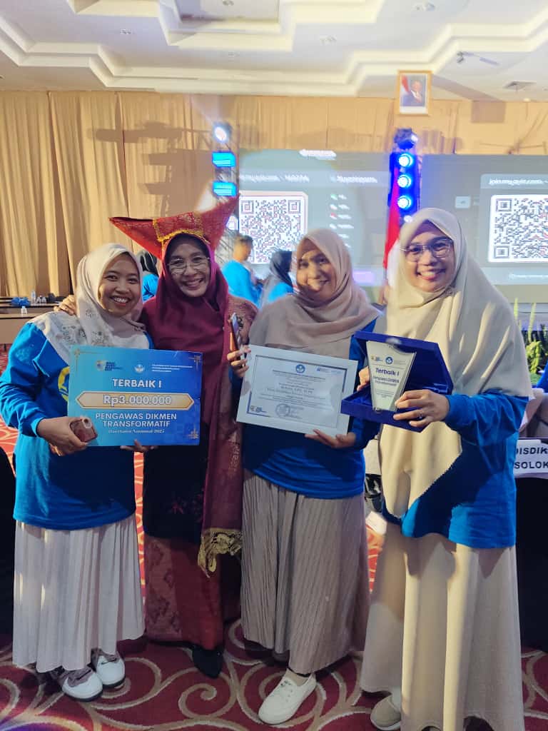 PENDAMPINGAN GURU DENGAN STRATEGI RASAKI UNTUK MEMBERIKAN LAYANAN YANG BERPIHAK PADA MURID DI SMA 10 PADANG